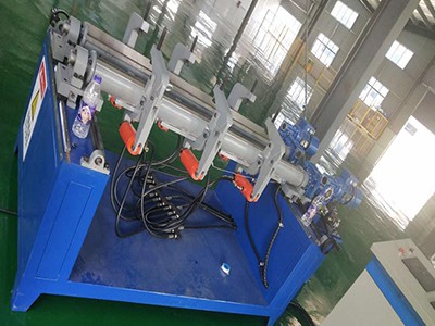 Presse hydraulique à chaud pour bobines