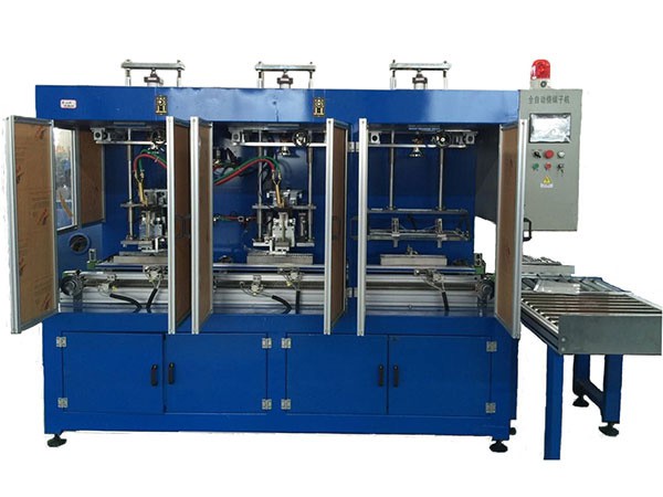 Machine de soudage automatique, pour bornes de batterie