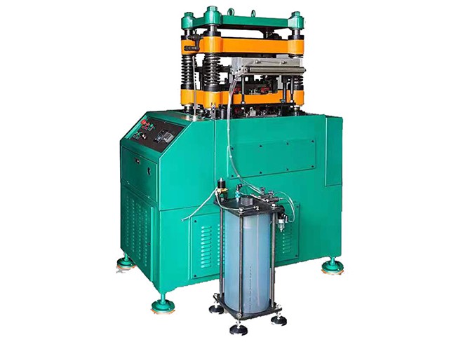 Machine de fabrication d’ailettes pour radiateur
