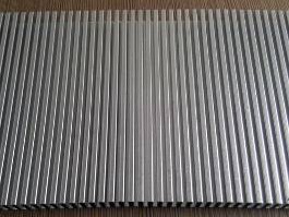 Machine de fabrication d’ailettes de radiateur en aluminium
