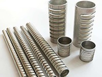 Poinçonneuse pour tuyaux collecteurs pour condenseur