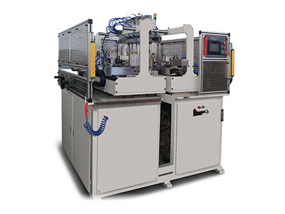Machine à sertissage pour réservoir d’eau de radiateur