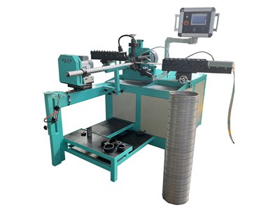 Machine de fabrication de tuyaux de post-tension