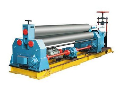 Machine à cintrer à rouleaux