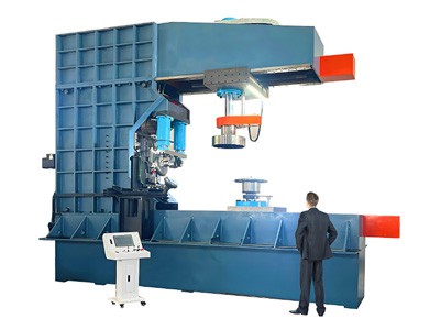 Machine de bordage de fond embouti